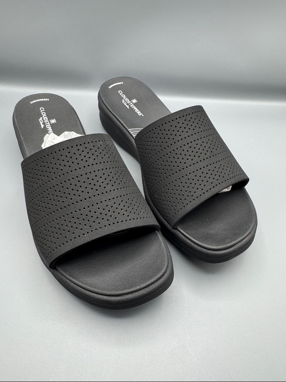 Clarks Cloudsteppers Drift Twist Slip-On Flat Sandals